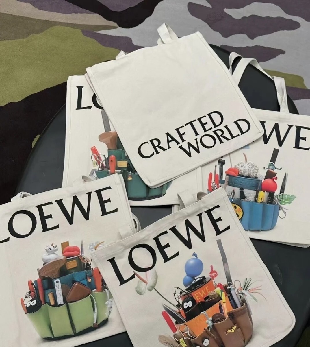 新品未開封 非売品 LOEWE「CRAFTED WORLD」 ノベルティトート 新品未開封 非売品 LOEWE「CRAFTED WORLD」 ノベルティトート