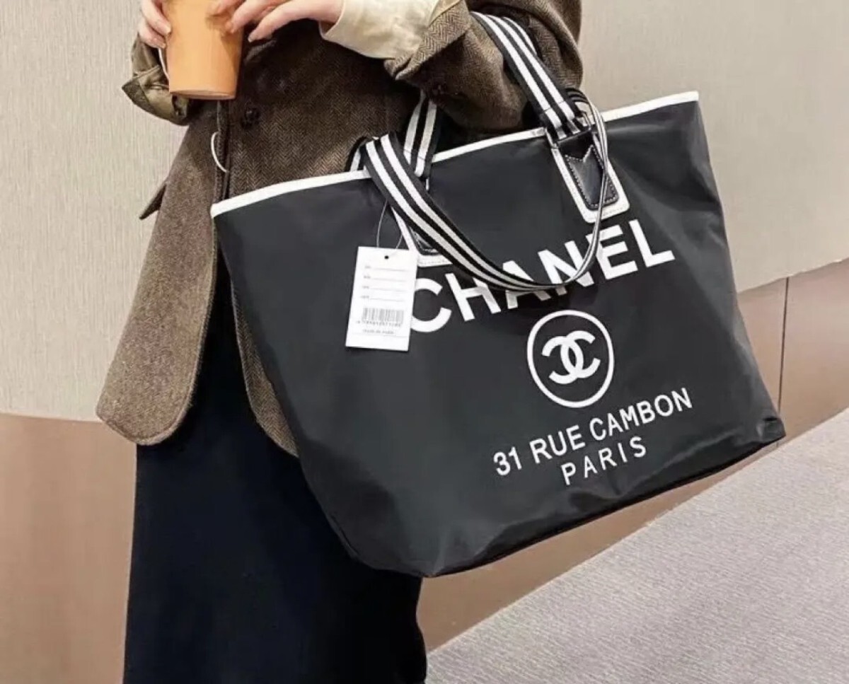 新品CHANELシャネル激レア MAKEUPブラック大きサイズバッグ希少 新品CHANELシャネル激レア MAKEUPブラック大きサイズバッグ希少