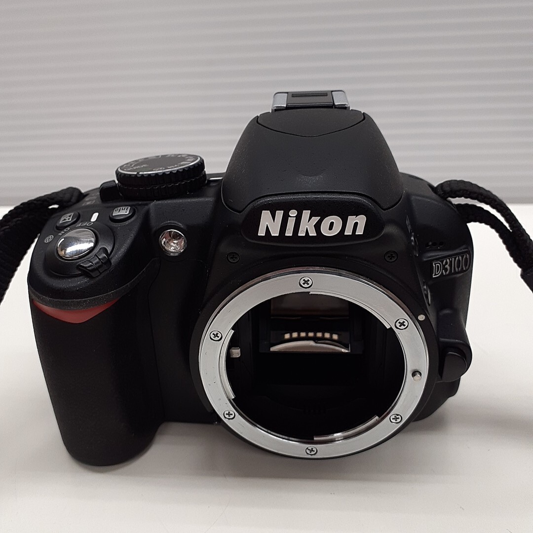 Nikon D3100 デジタル一眼レフカメラ AF-S 18-55 レンズ、調光 Nikon D3100 デジタル一眼レフカメラ AF-S 18-55 レンズ、調光