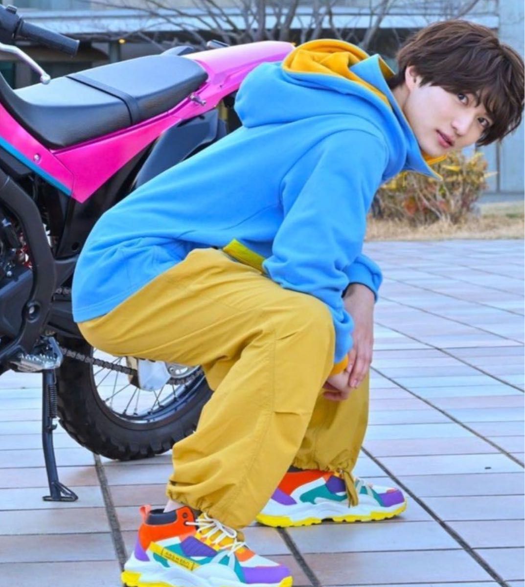 仮面ライダーガヴ ショウマ着用スニーカー 27 5㎝|Yahoo!フリマ 仮面ライダーガヴ ショウマ着用スニーカー 27 5㎝|Yahoo!フリマ
