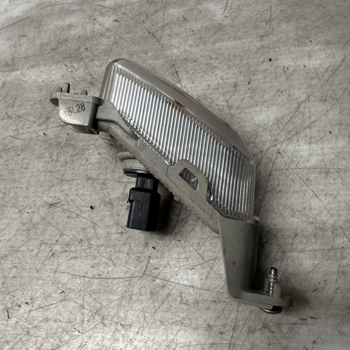 F53-58 スズキ レッツ CA4AA フロントウィンカー 右 み 純正部品 F53-58 スズキ レッツ CA4AA フロントウィンカー 右 み 純正部品