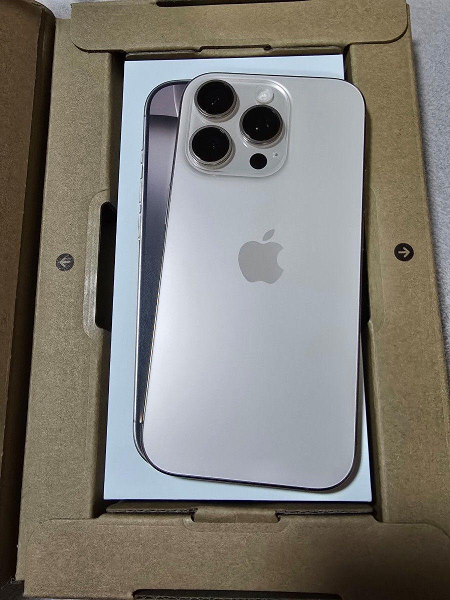 iPhone 16 Pro 256GB Apple store 一括購入 SIMフリー デザート iPhone 16 Pro 256GB Apple store 一括購入 SIMフリー デザート