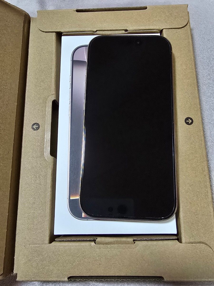 iPhone 16 Pro 256GB Apple store 一括購入 SIMフリー デザート iPhone 16 Pro 256GB Apple store 一括購入 SIMフリー デザート