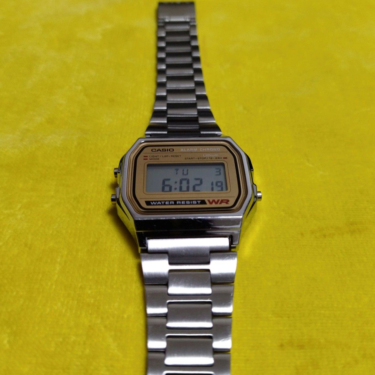 旧ロゴ カシオ A158WEA-9JF あいみょん 枠なし 美品|Yahoo 旧ロゴ カシオ A158WEA-9JF あいみょん 枠なし 美品|Yahoo