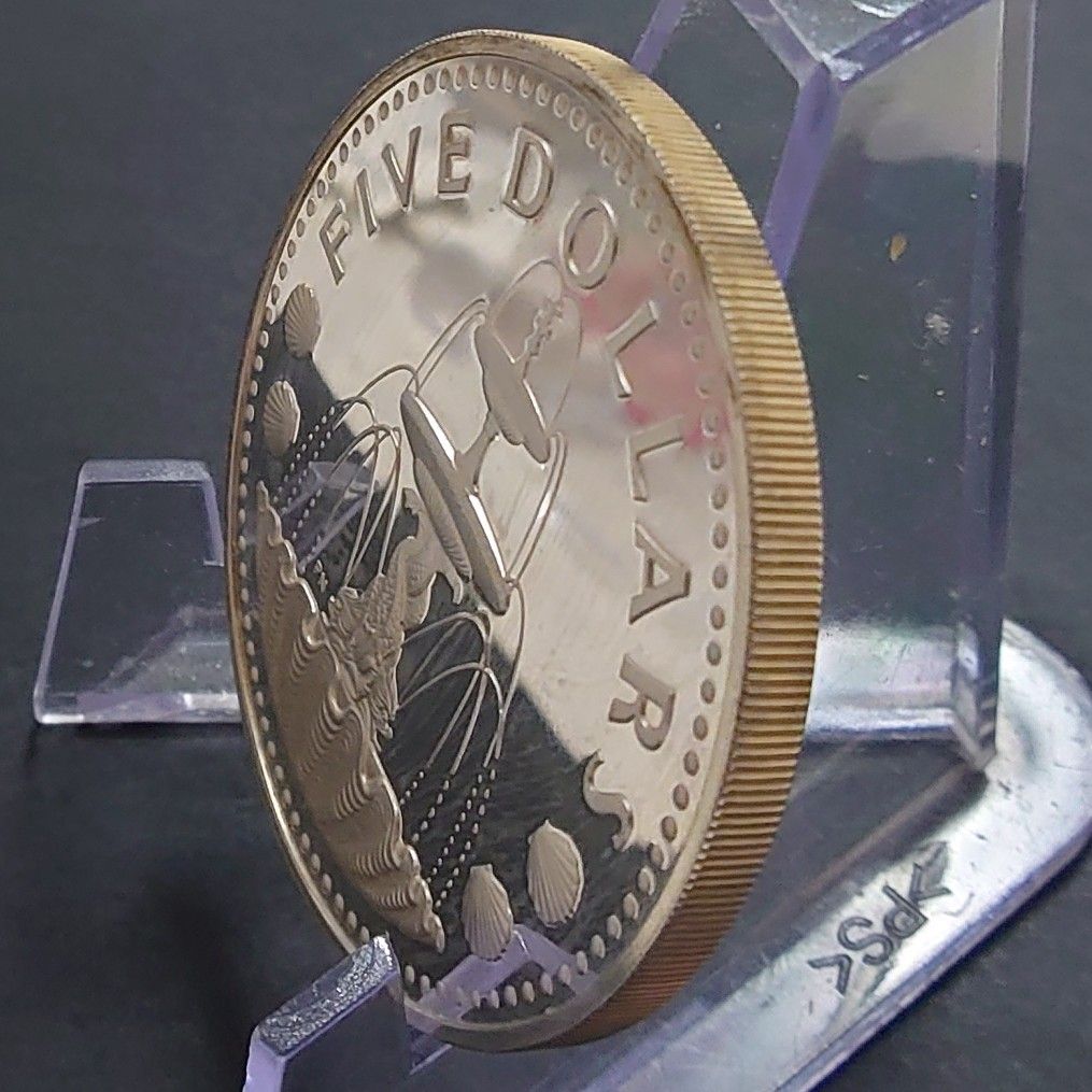 1973年 バルバドス銀貨 5ドル 英国トラファルガー広場噴水銀貨 1973年 バルバドス銀貨 5ドル 英国トラファルガー広場噴水銀貨