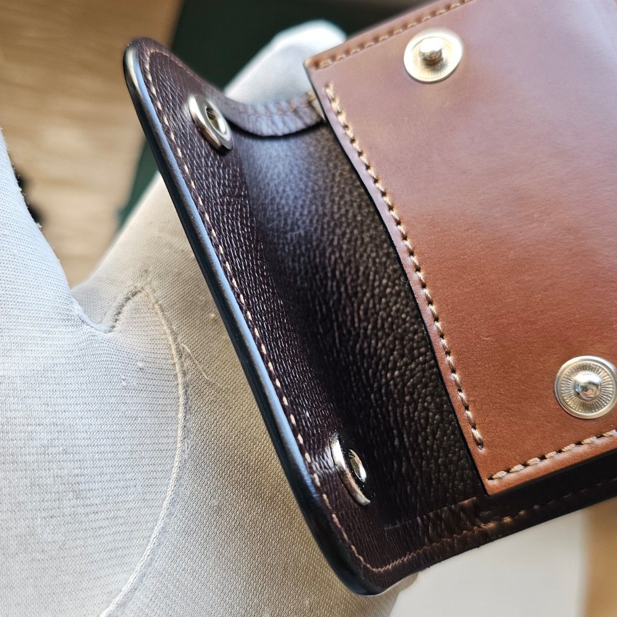 美品 交渉可 タング tongue シェルコードバン バーボン サドル 美品 交渉可 タング tongue シェルコードバン バーボン サドル