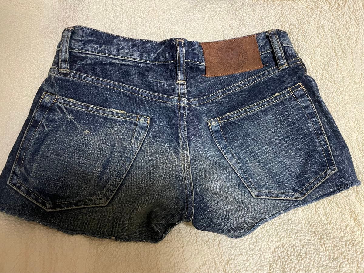 USED】ヒステリックグラマー 革パッチ デニムショートパンツ USED】ヒステリックグラマー 革パッチ デニムショートパンツ