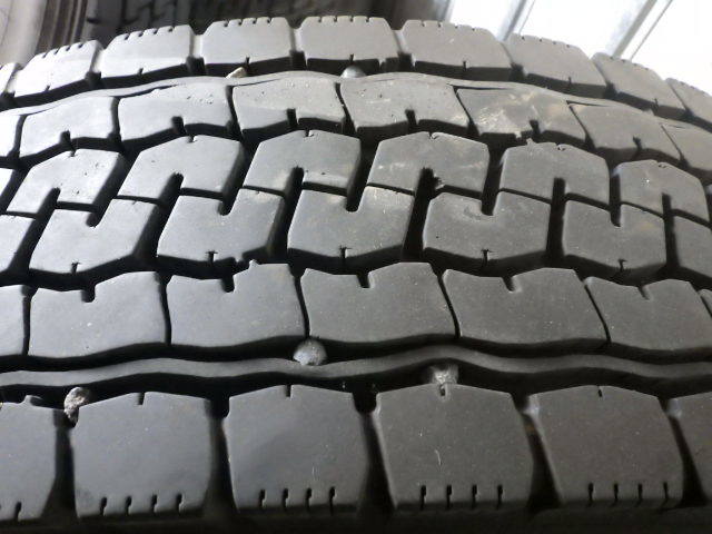 594-33-2-0 * used tire 22.5/80R17.5 123/122L Bridgestone M890 Mix tire wheel 