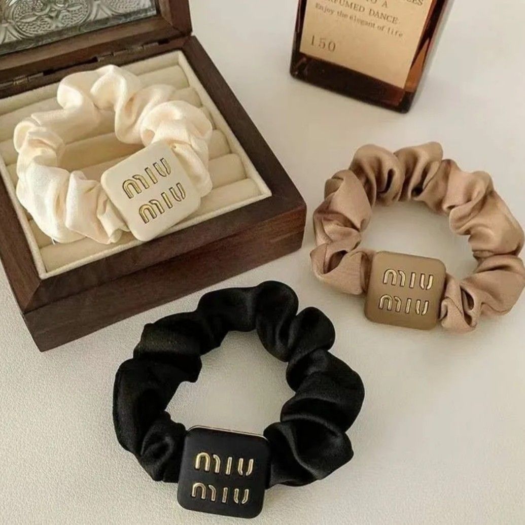 915 miumiu【新品】ミュウミュウ 1個 ヘアアクセサリー シュシュ 915 miumiu【新品】ミュウミュウ 1個 ヘアアクセサリー シュシュ