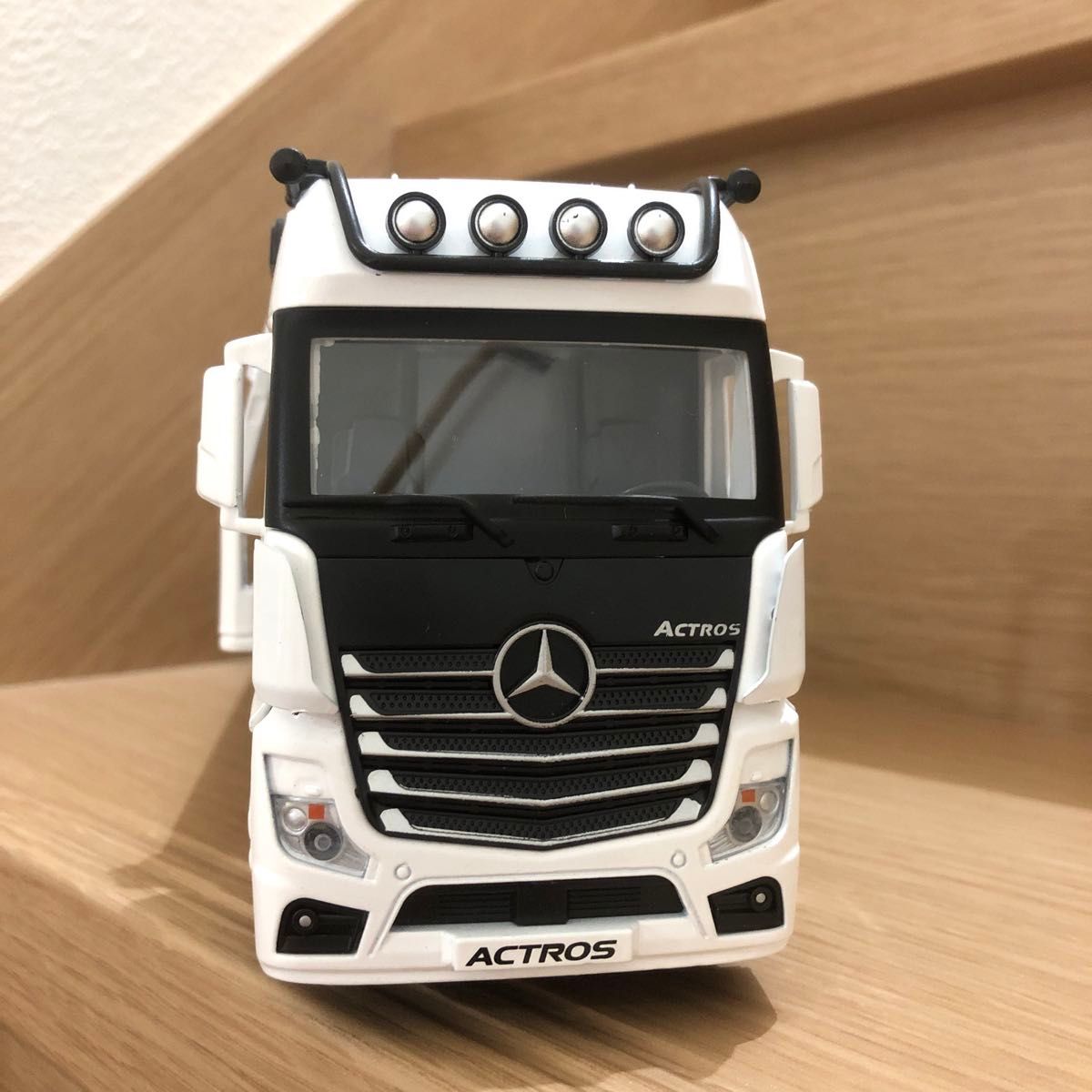 1/24 メルセデスベンツ 積載車 アクトロス キャリアカー 積車 1/24 メルセデスベンツ 積載車 アクトロス キャリアカー 積車
