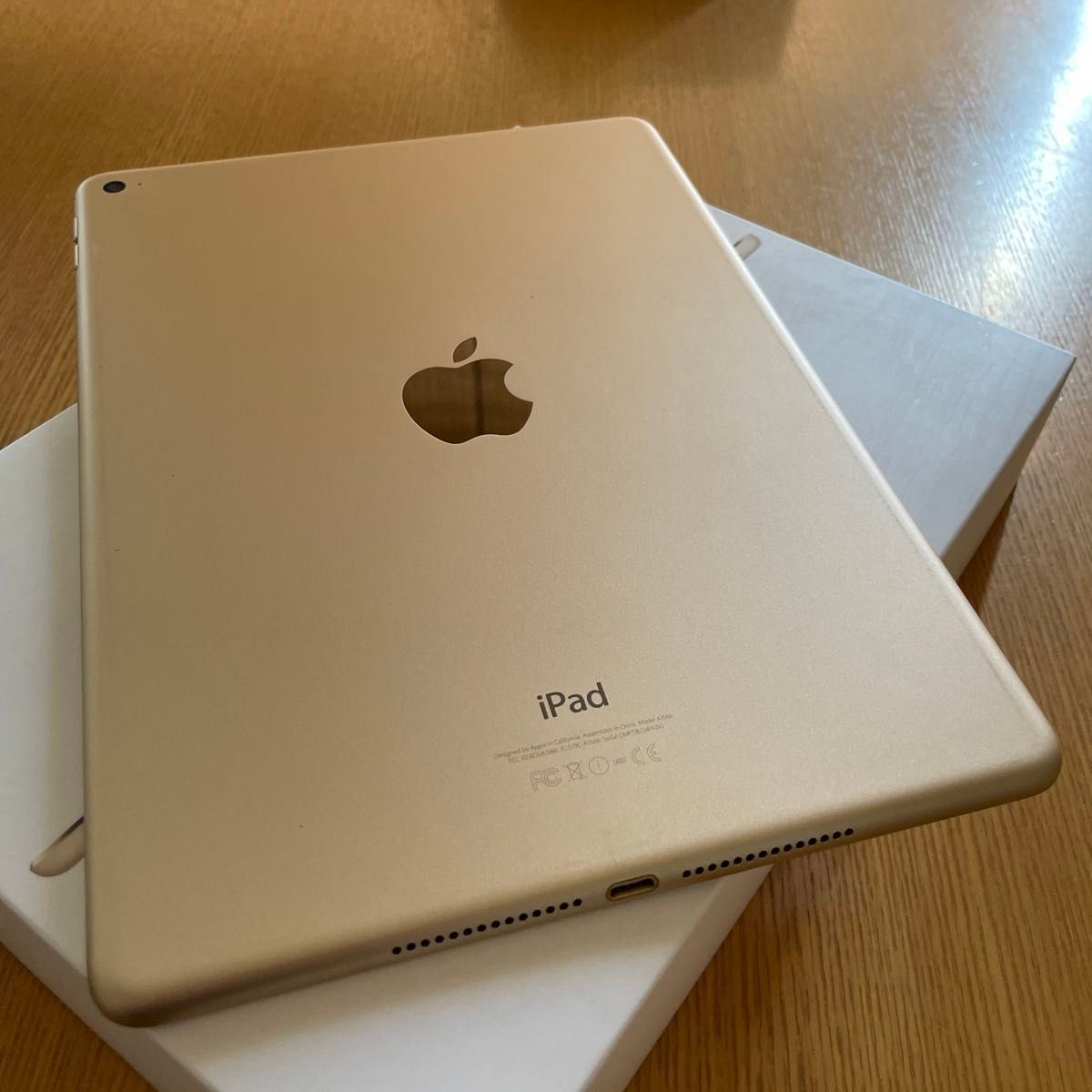 Apple iPad Air2 32G ゴールド Wi-Fiモデル A1566 MNV72J/A 動作 Apple iPad Air2 32G ゴールド Wi-Fiモデル A1566 MNV72J/A 動作