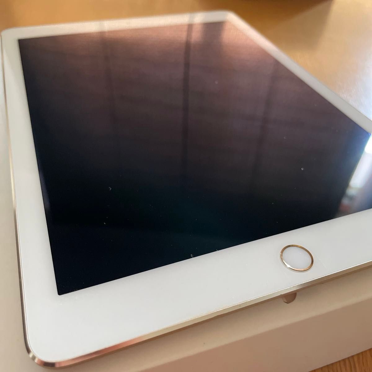 Apple iPad Air2 32G ゴールド Wi-Fiモデル A1566 MNV72J/A 動作 Apple iPad Air2 32G ゴールド Wi-Fiモデル A1566 MNV72J/A 動作