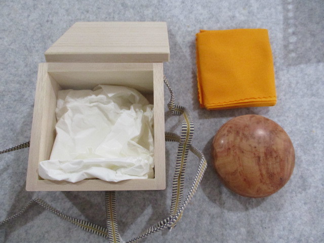 香合　白檀　泡瘤　根瘤　天然　茶道具　香道　日本製　超希少材　珍品　桐箱付き