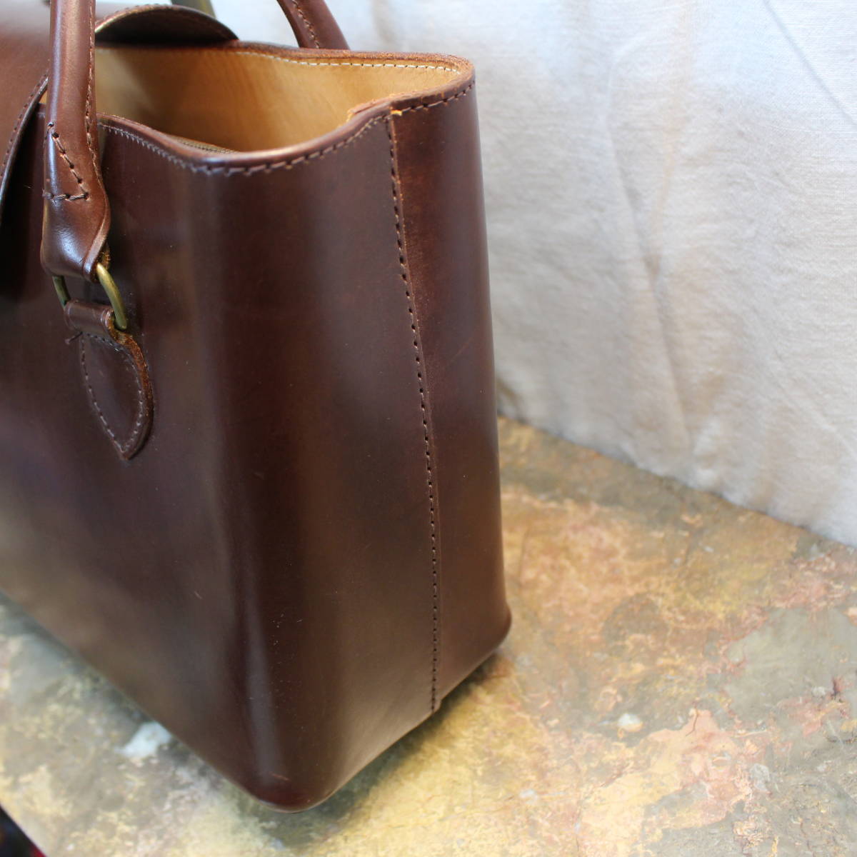 J&M DAVIDSON TURN LOCK BRIDLE LEATHER HAND BAGジェイアンドエムダヴィッドソンターンロックブライドルレザーハンドバッグ