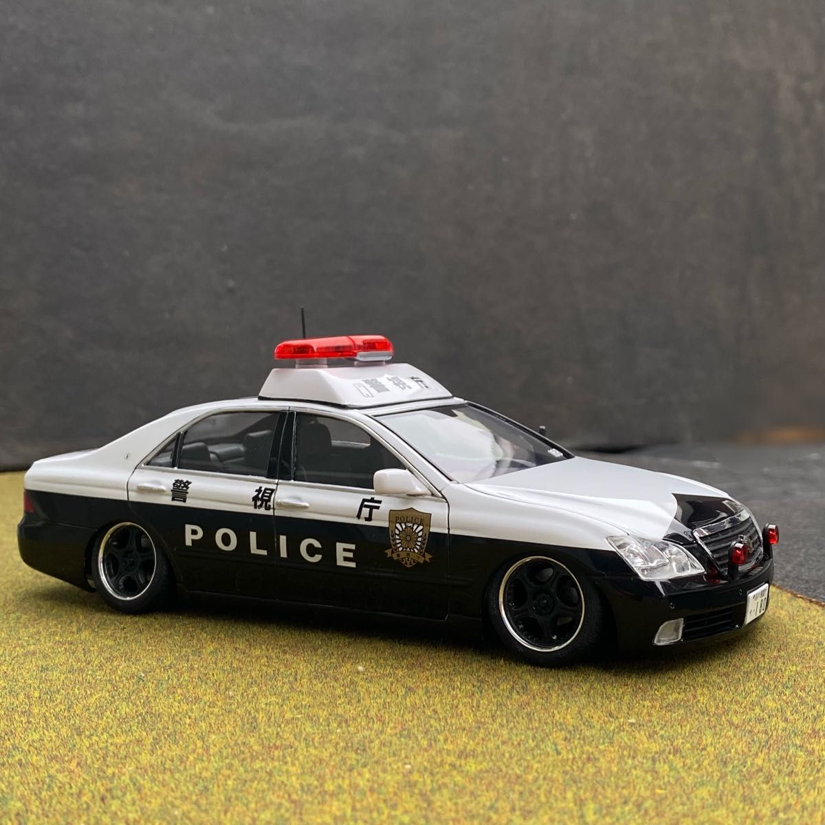 18ゼロクラ パトカー改 アオシマ文化教材1/24完成品 送料無料 18ゼロクラ パトカー改 アオシマ文化教材1/24完成品 送料無料