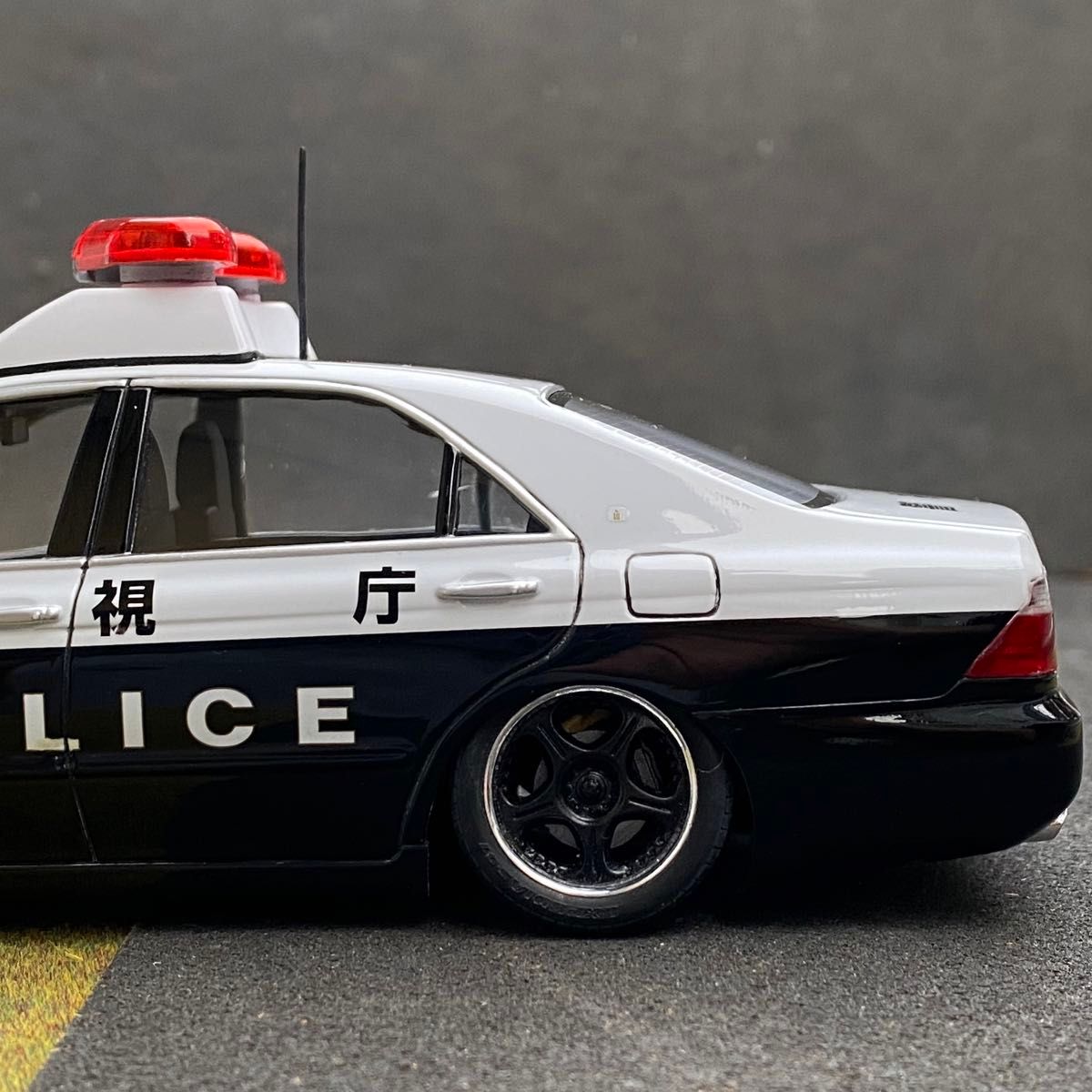 18ゼロクラ パトカー改 アオシマ文化教材1/24完成品 送料無料 18ゼロクラ パトカー改 アオシマ文化教材1/24完成品 送料無料