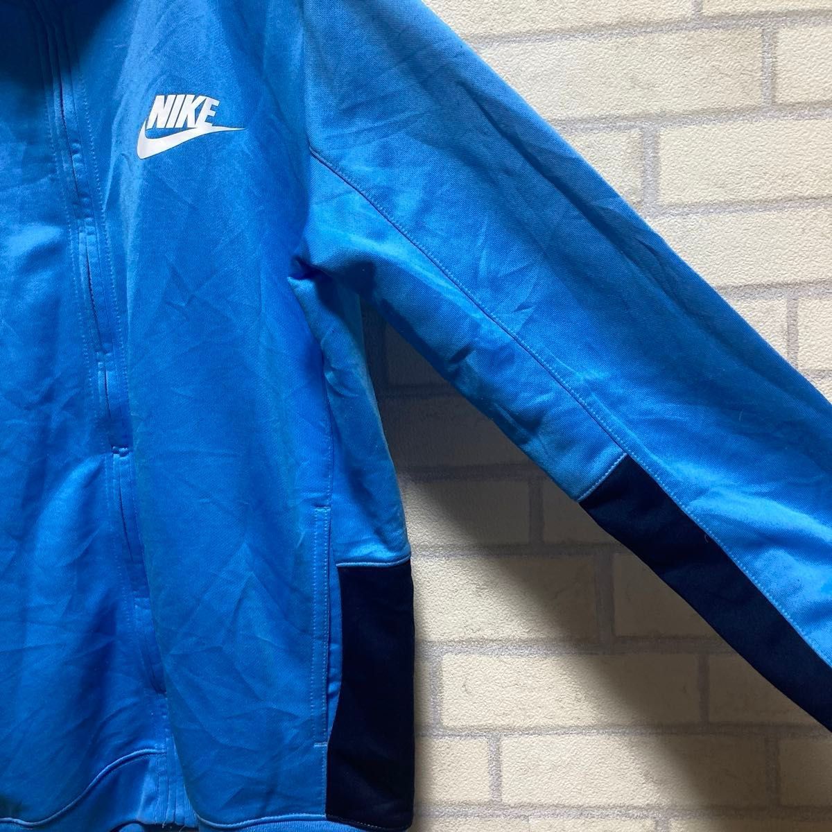 00s NIKE ヴィンテージ トラックジャケット レトロデザイン 水色 00s NIKE ヴィンテージ トラックジャケット レトロデザイン 水色