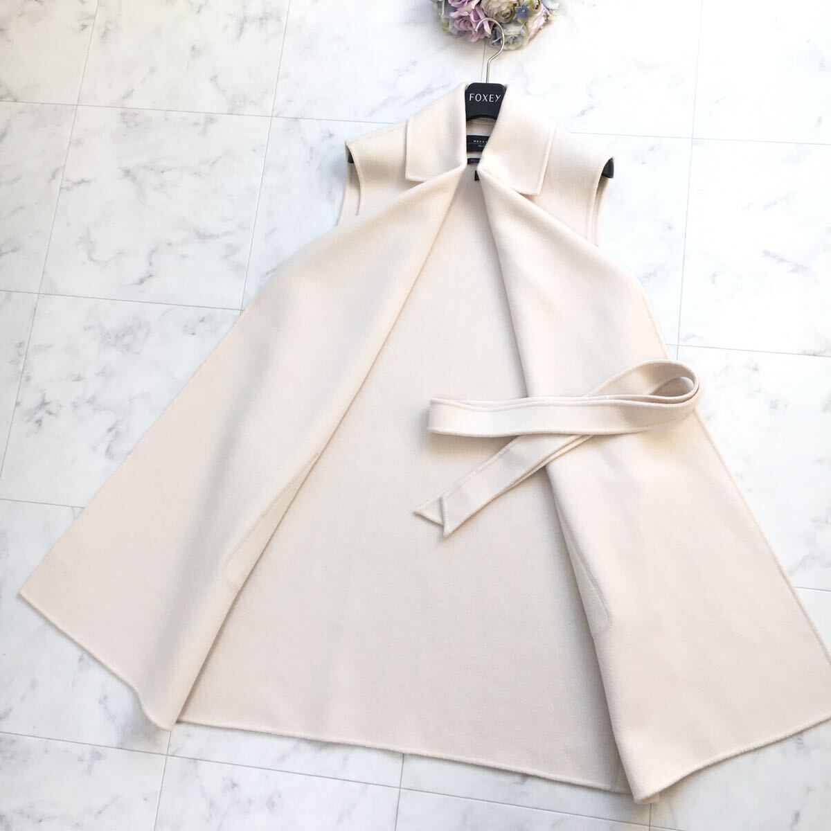 美品 MaxMara マックスマーラ クチートアマーノ ベルト付 ジレ 美品 MaxMara マックスマーラ クチートアマーノ ベルト付 ジレ