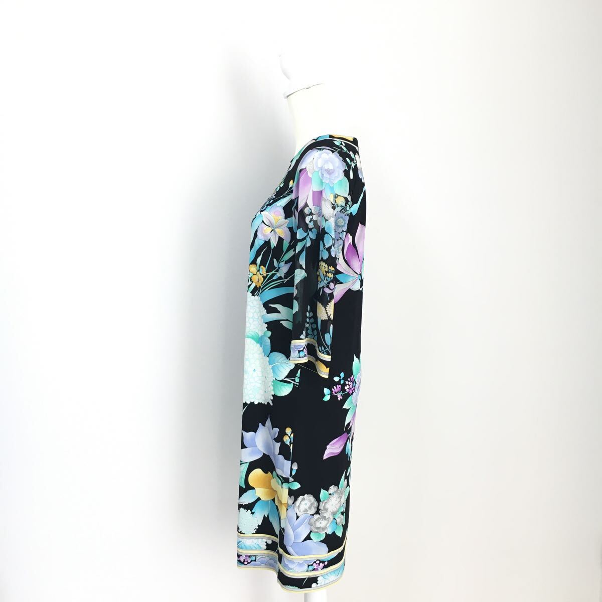 近年美品 LEONARD レオナール 美しい花柄 カンカン ロング 近年美品 LEONARD レオナール 美しい花柄 カンカン ロング