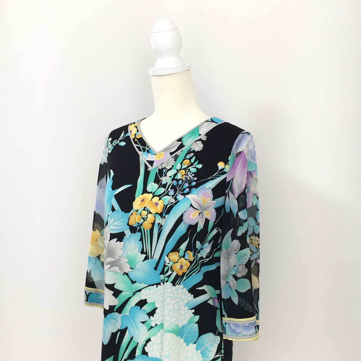 近年美品 LEONARD レオナール 美しい花柄 カンカン ロング 近年美品 LEONARD レオナール 美しい花柄 カンカン ロング