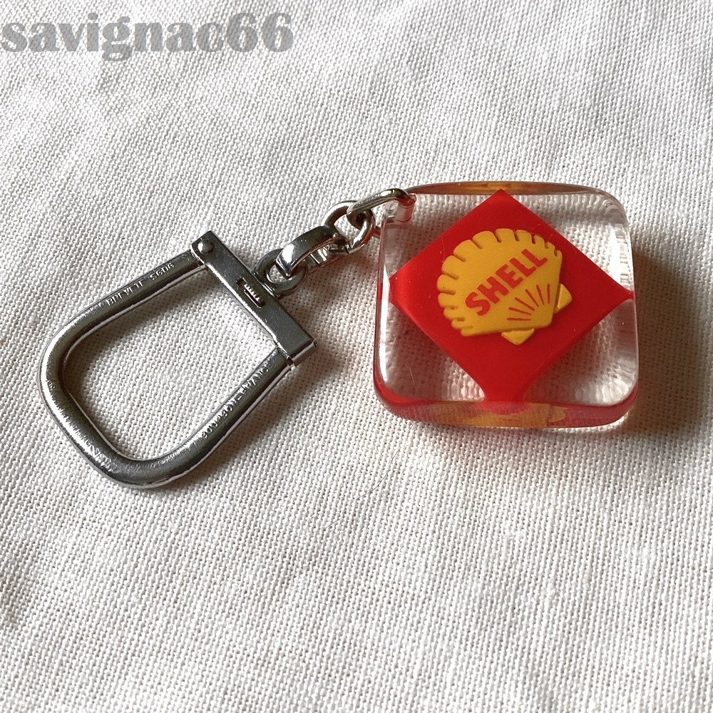 60年代 フレンチキーホルダー ブルボン SHELL 立体ロゴ 赤背景 60年代 フレンチキーホルダー ブルボン SHELL 立体ロゴ 赤背景
