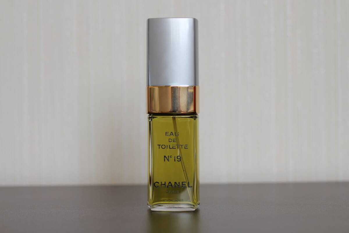 シャネルNo.19 オードトワレ100ml、未使用保管品