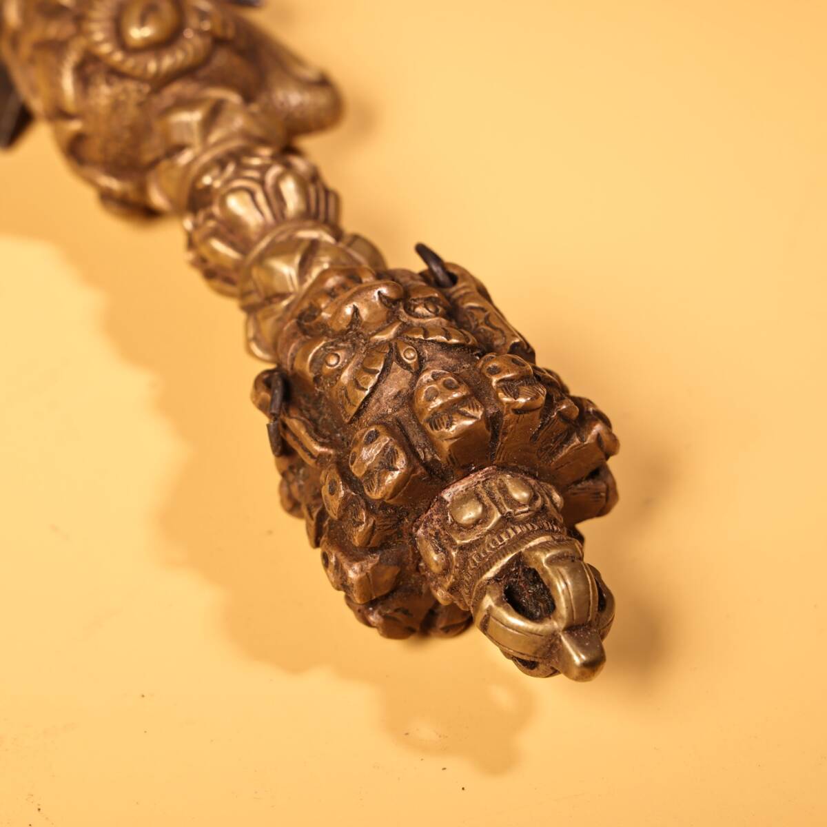 旧蔵 チベット工芸 純銅 全銅 純手作り 高レリーフ彫刻 金剛降魔 旧蔵 チベット工芸 純銅 全銅 純手作り 高レリーフ彫刻 金剛降魔