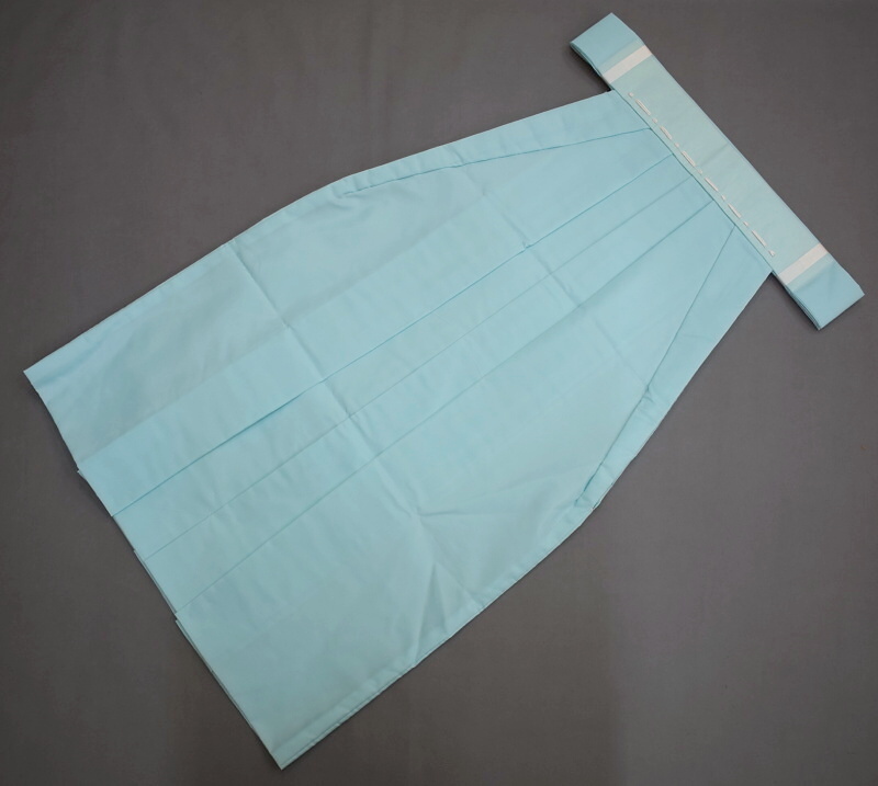 【凛々】8E　中古品 未使用 化繊 神職用 袴 馬乗型 水色　90cm　/ 衣装 装束 神事 神社 宮司 神主 差袴