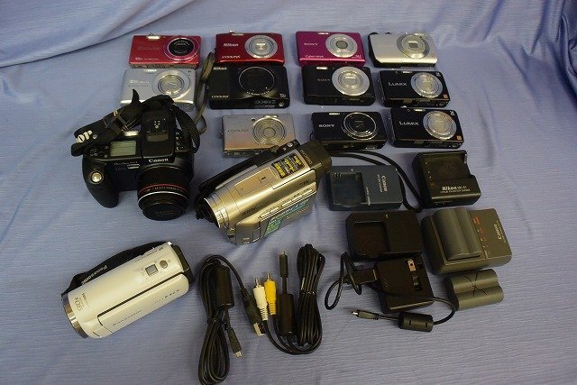★j☆☆ジャンク　デジタルカメラ・ハンディカムまとめて　14点　充電器4点