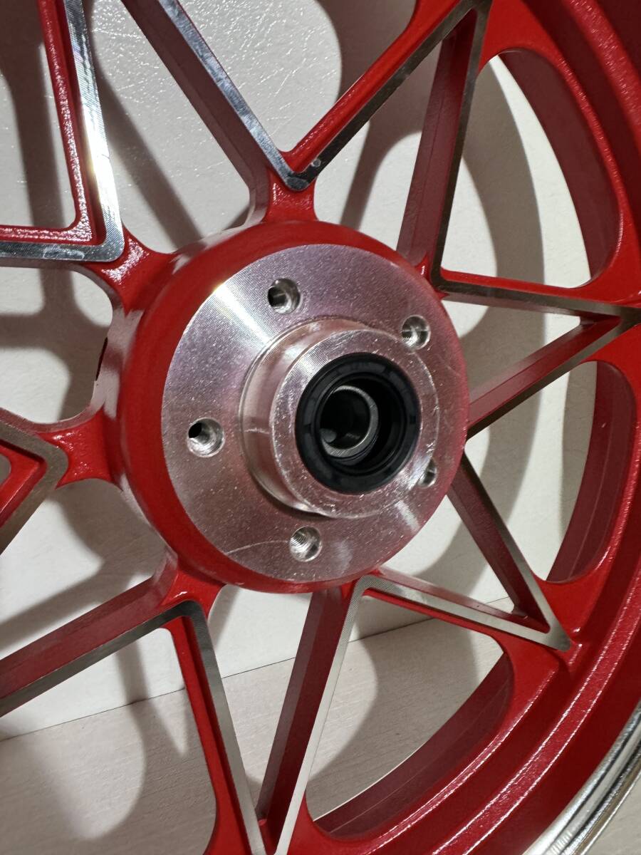 ゼファーX ホイール前後セット 赤 Red 外装 パーツ 新品未使用品 ゼファーX ホイール前後セット 赤 Red 外装 パーツ 新品未使用品