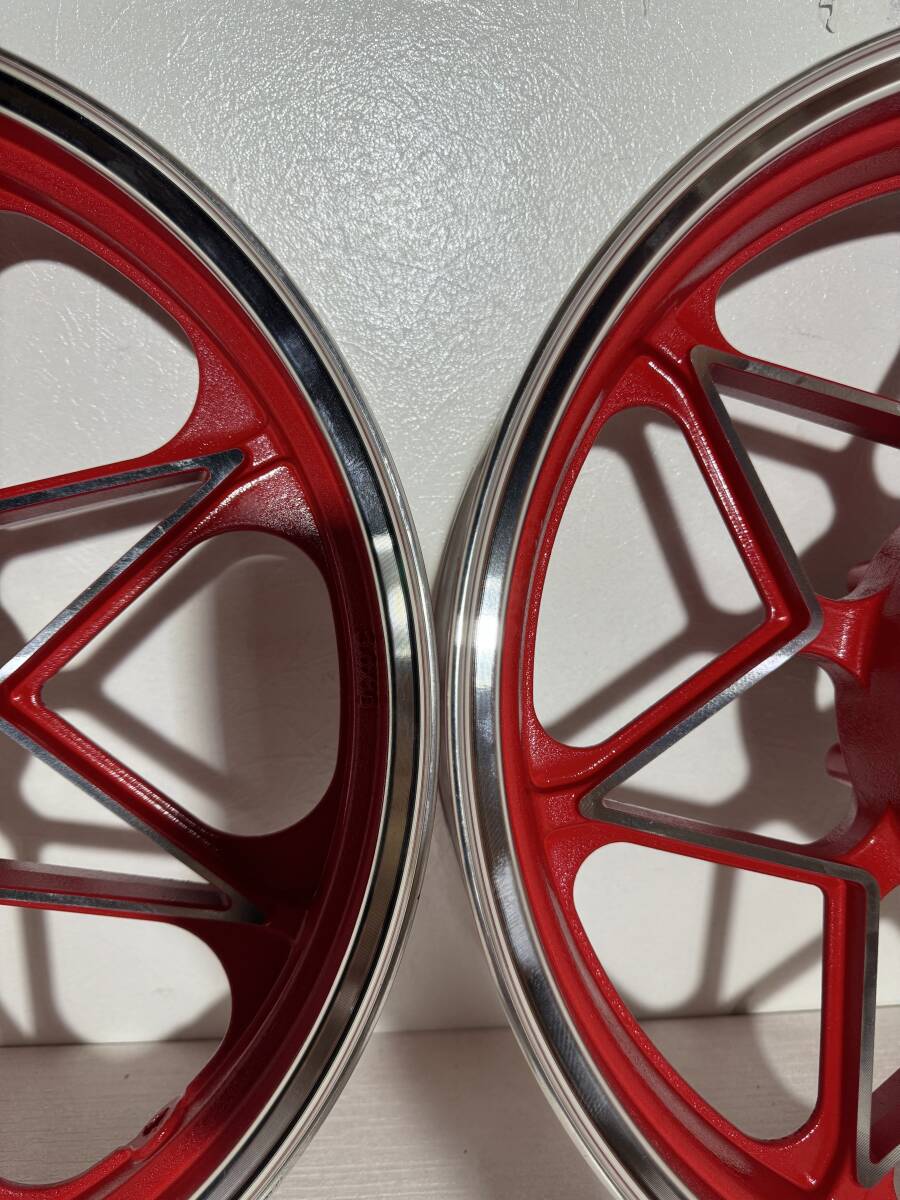 ゼファーX ホイール前後セット 赤 Red 外装 パーツ 新品未使用品 ゼファーX ホイール前後セット 赤 Red 外装 パーツ 新品未使用品