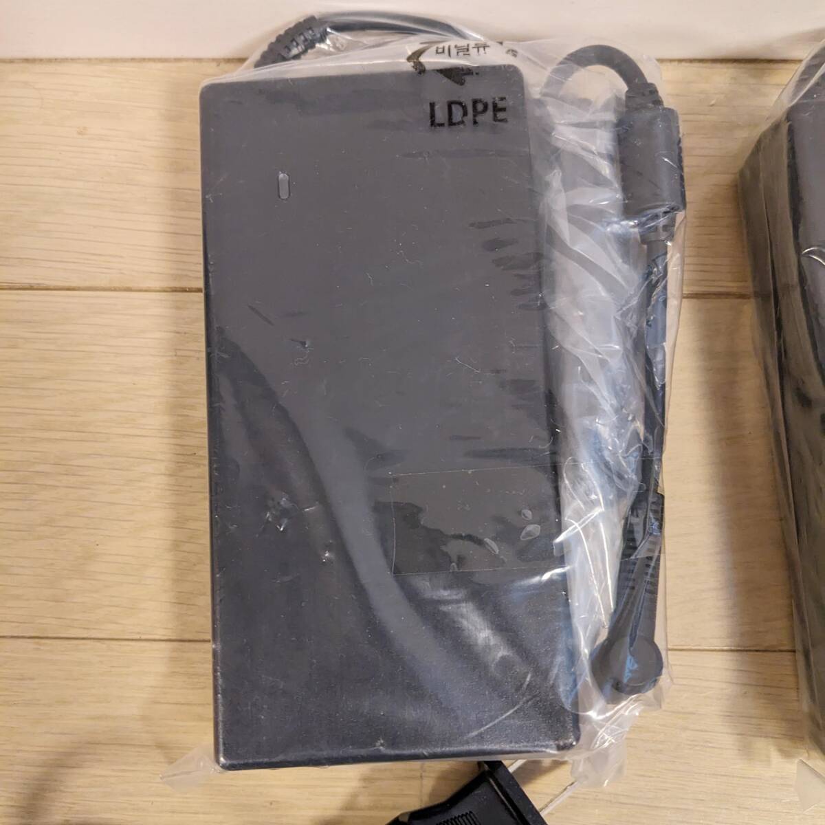 a894 hp　ACアダプター　19.5V　9.23A　180W　681059-001　２個まとめ　未使用_画像2