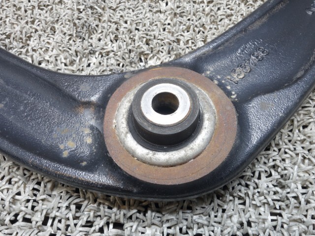 8413　プジョー ＲＣＺ　T7R5F02　フロントロアアーム左　（N4-4）_画像4