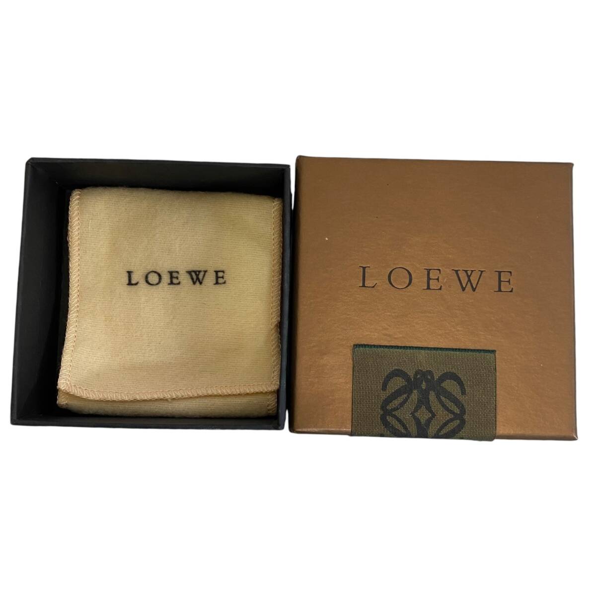 【中古品】 LOEWE ロエベ レザーブレス ホワイト ブレスレット ロゴ入り 箱 布袋あり W73578RD
