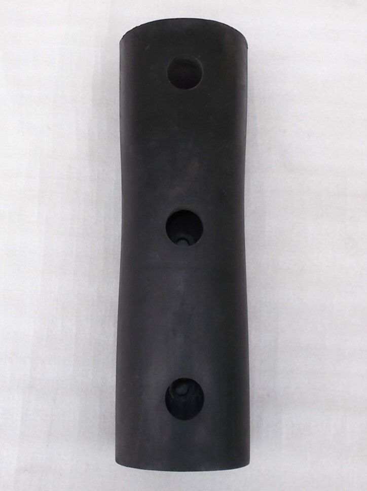 エルフ　ターミナルゴム　Ｄゴム　10cm×9.5cm×35cm 厚さ1.5cm　バン車リア当てゴム　半月型　かまぼこ型_画像1