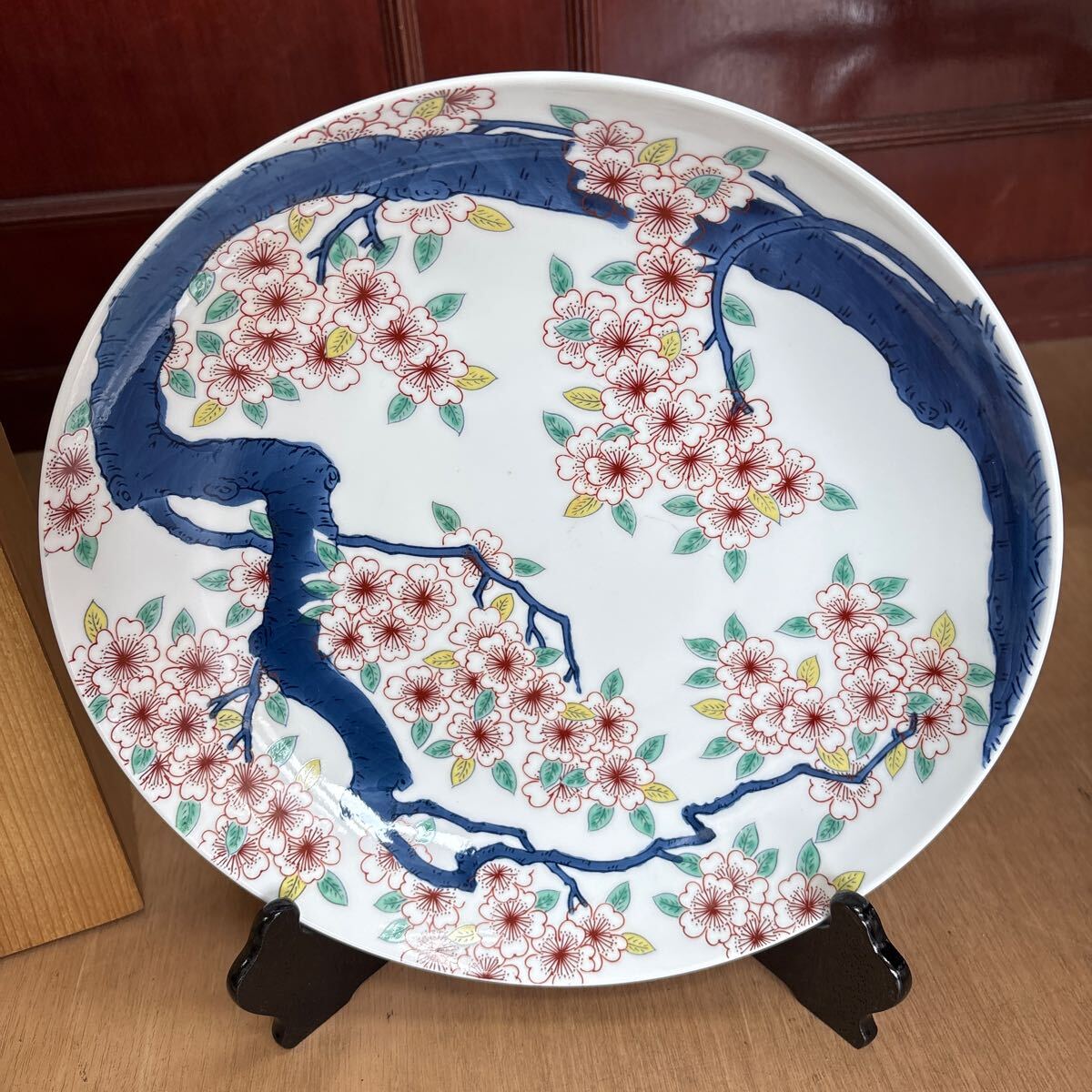 色鍋島高台皿揃 船津彩雲作 桜文 大皿1枚 伊万里焼 古伊万里 色 色鍋島高台皿揃 船津彩雲作 桜文 大皿1枚 伊万里焼 古伊万里 色