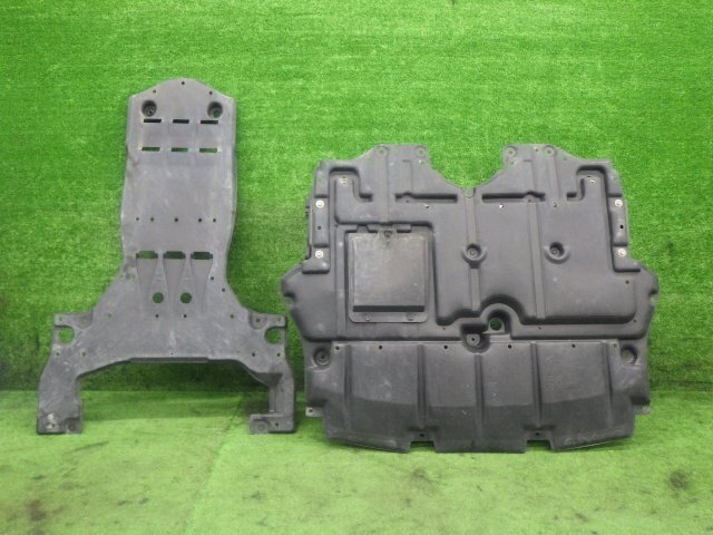 # 即決あり H19年 18 クラウン マジェスタ UZS186 後期 純正 エンジン アンダー カバー 2WD 51410-30052 51442-30150 中古 [ZNo:05025760]