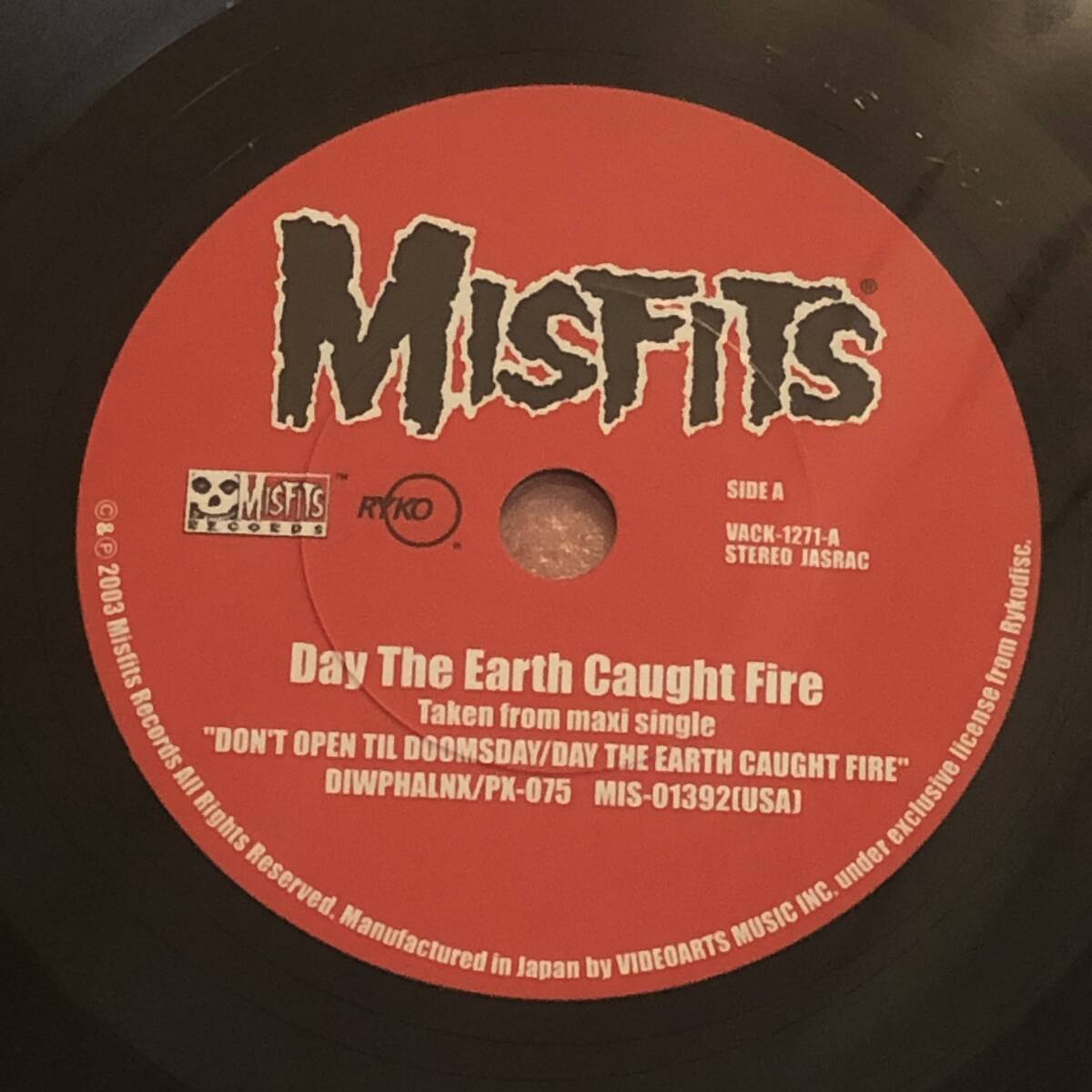  beautiful record 5~ single Misfits Day the Earth caught Fire mistake fitsu