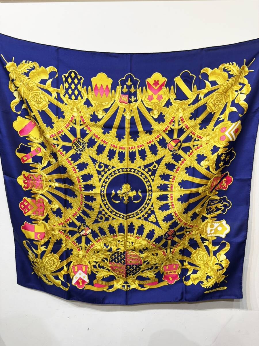 HERMES カレ90 スカーフ シルク100% エルメス 中古 良好 HERMES カレ90 スカーフ シルク100% エルメス 中古 良好