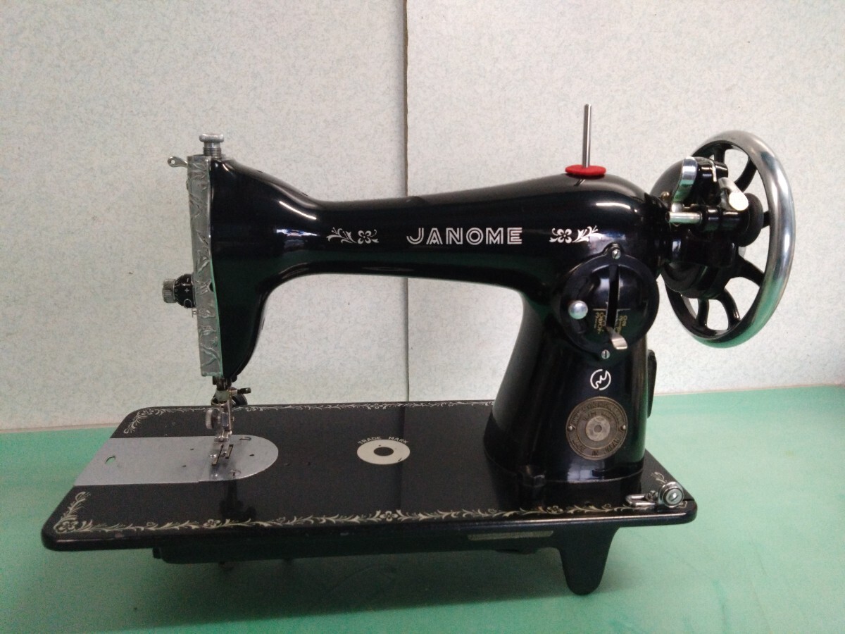 ● 希少 貴重 ジャノメ アンティークミシン TRADE MARK ◎ 【JANOME /C785385】銀彩 黒ミシン 職業 工業 職人 台取外品 日本製 ③