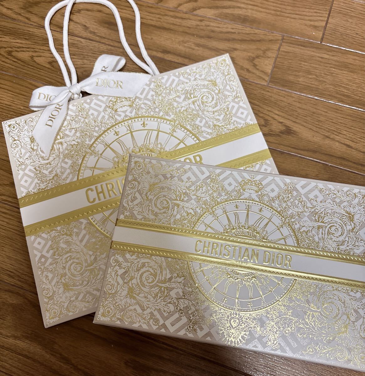 Dior ディオールクリスマスコフレ 2024ギフトボックス・紙袋新品 Dior ディオールクリスマスコフレ 2024ギフトボックス・紙袋新品