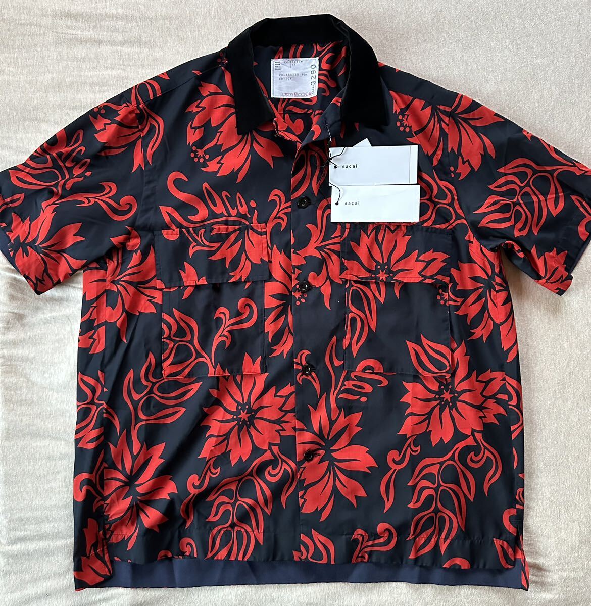 黒2新品 sacai メンズ フローラル プリント 半袖シャツ ブラック 黒2新品 sacai メンズ フローラル プリント 半袖シャツ ブラック