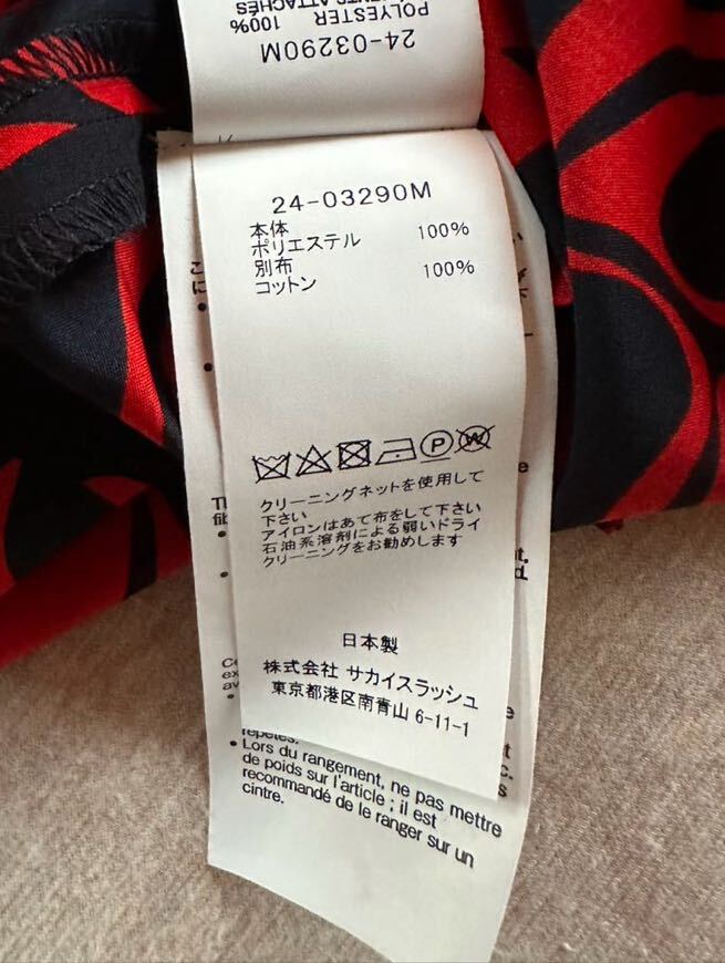 黒2新品 sacai メンズ フローラル プリント 半袖シャツ ブラック 黒2新品 sacai メンズ フローラル プリント 半袖シャツ ブラック