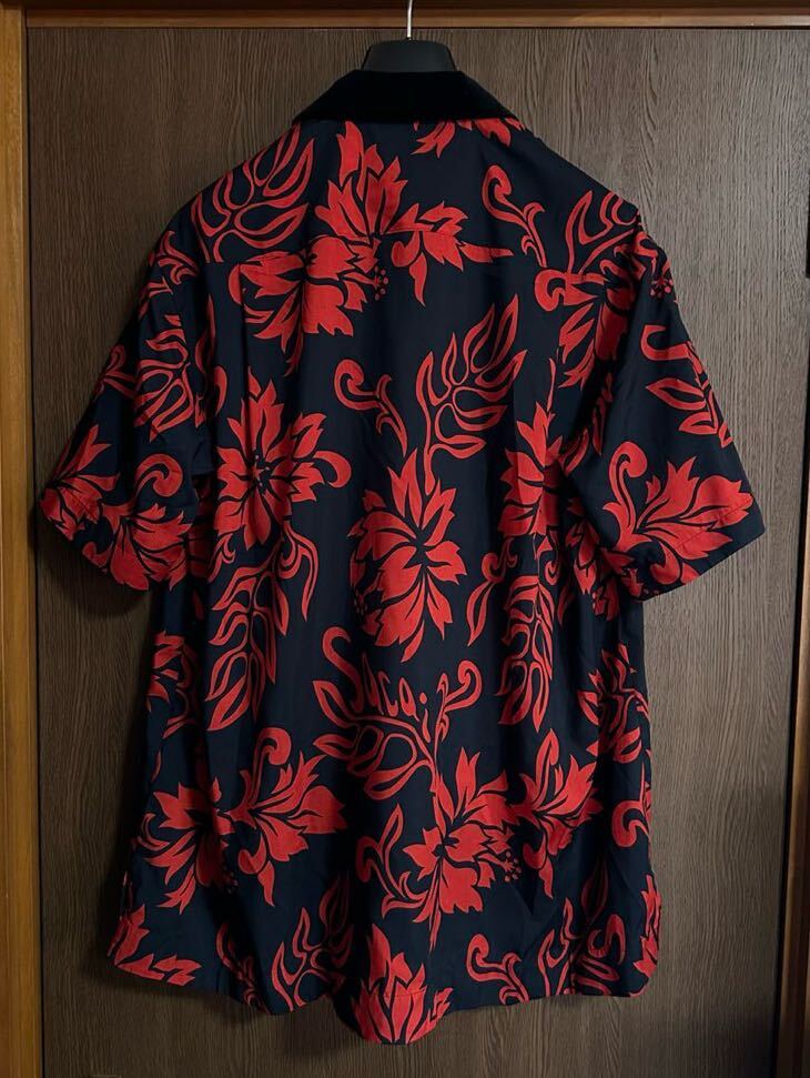 黒2新品 sacai メンズ フローラル プリント 半袖シャツ ブラック 黒2新品 sacai メンズ フローラル プリント 半袖シャツ ブラック