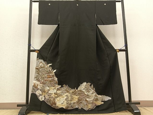 平和屋着物■豪華黒留袖　駒刺繍　風景飛鶴草花文　金彩　逸品　BAAJ8155yt