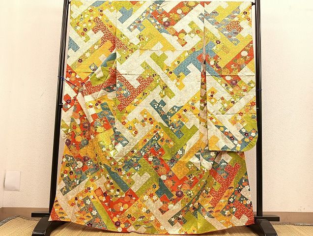 平和屋着物■豪華振袖　駒刺繍　紗綾型花文　金彩　逸品　BAAK0774ph