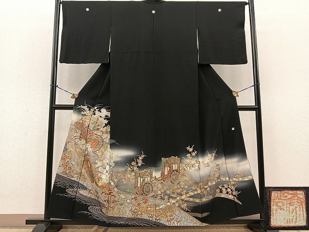 平和屋着物■豪華黒留袖　作家物　地紙平安人物御所車文　金銀彩　逸品　BAAJ7696yc