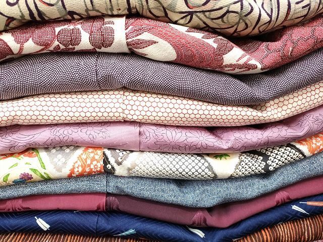 平和屋■1円 小紋 まとめて 50点 人物 蝶 風景 花柄 暈し染め 杢目絞り 金彩 など 着用可能多数 未使用品あり 全て正絹 se2283