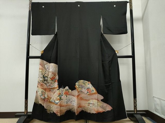 平和屋着物■豪華黒留袖　駒刺繍　流水地紙孔雀鴛鴦花文　金彩　逸品　CAAH4592yc
