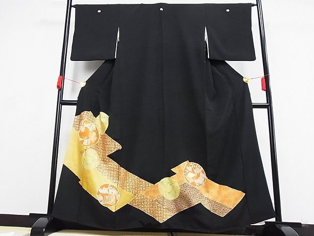 平和屋着物■豪華黒留袖　駒刺繍　草花丸文　金彩　着丈160cm　裄丈65cm　正絹　逸品　A-zi5211